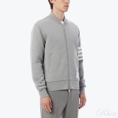 톰브라운 26SS 클래식 루프백 4 바 봄버 자켓 MJT280A 00535 055 썸네일 1