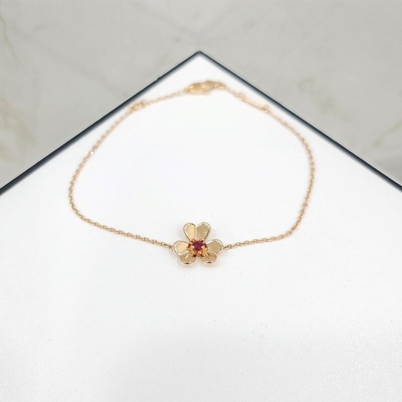 [럭스유] 반클리프앤아펠 프리볼 브레이슬릿 미니 루비 VCARP7S900 - Van Cleef & Arpels
