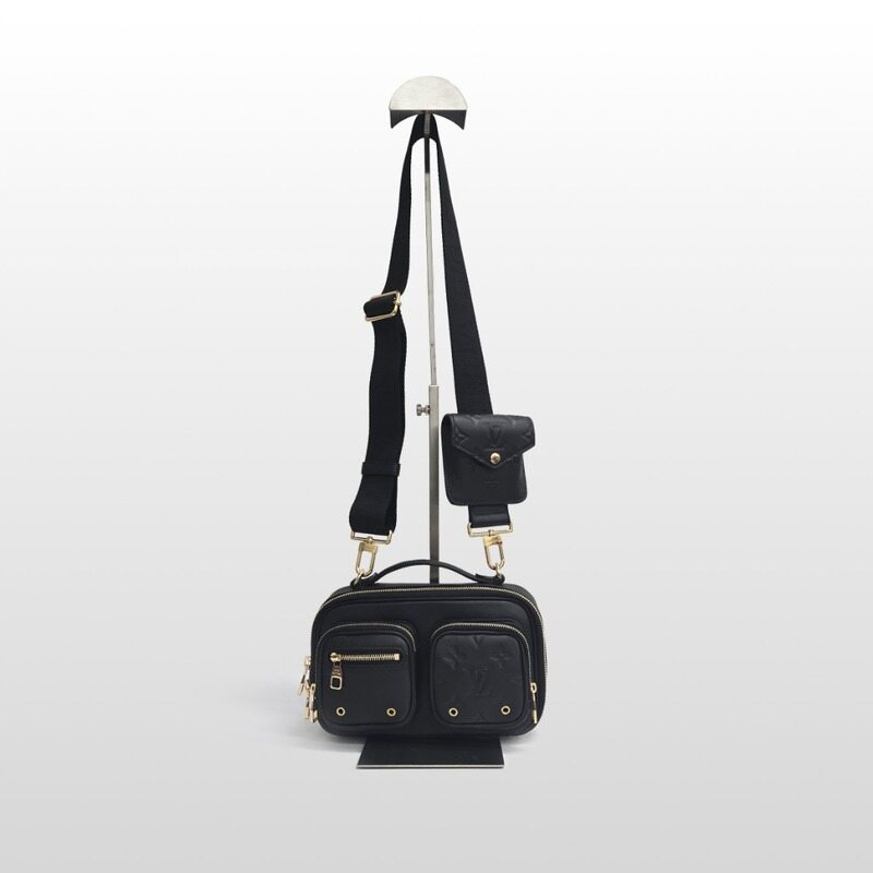 루이비통 유틸리티 멀티포켓 카프스킨 크로스백 블랙 M80450 - Louis Vuitton