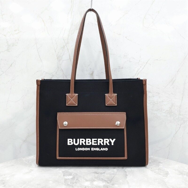[럭스유] 버버리 블랙 프레야 토트백 8057600 - Burberry