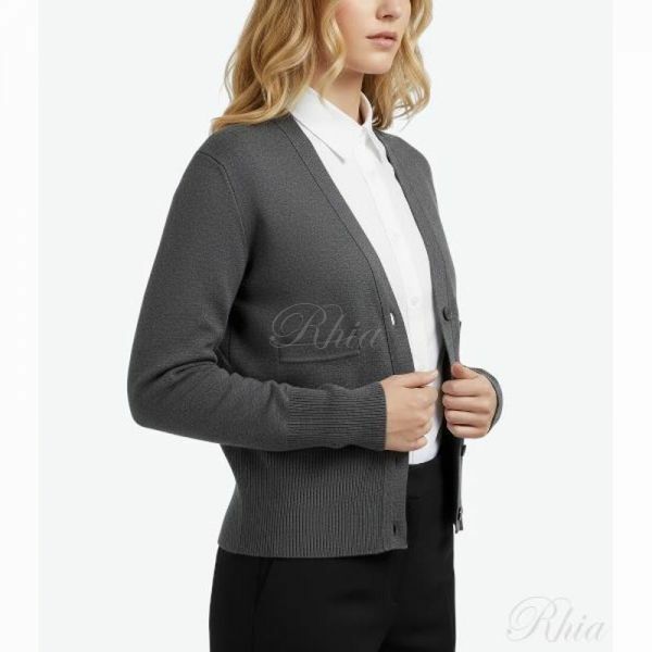 톰브라운 26FW 코튼 4바 밀라노 클래식 브이넥 가디건 FKC207A 00219 035 - Thom Browne