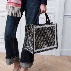 디올 Dior Book Tote 미디엄 스트랩 백 M1354PEHT_M928 썸네일 1