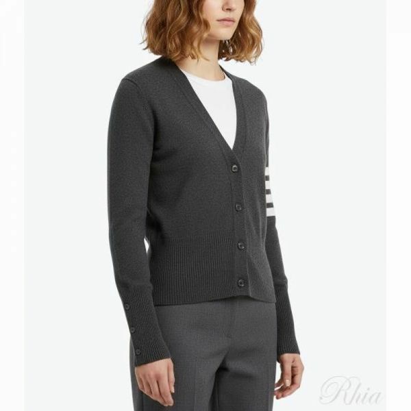 톰브라운 26FW 클래식 캐시미어 4 바 브이넥 가디건 FKC001A 00011 035 - Thom Browne