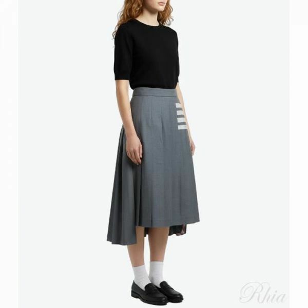 톰브라운 26FW 플레인 위브 4바 미디 플리츠 스커트 FGC400V 06146 035 - Thom Browne