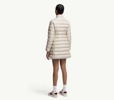 [배송] 몽클레어 패치로고 Igesse 이게세 다운자켓 패딩 라이트베이지 1c00001596zr-20n 썸네일 1