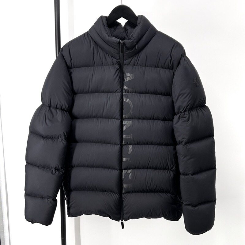 [4사이즈] 몽클레어 블랙 와펜 로고 패딩 점퍼 - Moncler