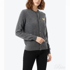 꼼데가르송 26SS 골드하트 와펜 울 가디건 AX N049 051 3 썸네일 1