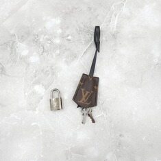 [럭스유] 루이비통 락킷 LV 모노그램 옴브레 레더 토트 크로스백 M50460 썸네일 8