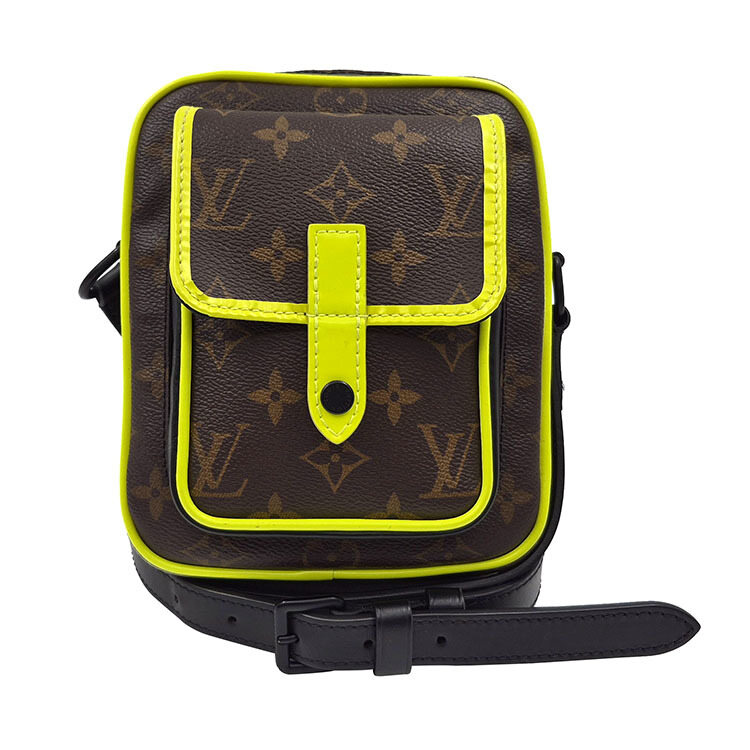 루이비통 크리스토퍼 웨어러블 크로스백 20526023 - Louis Vuitton