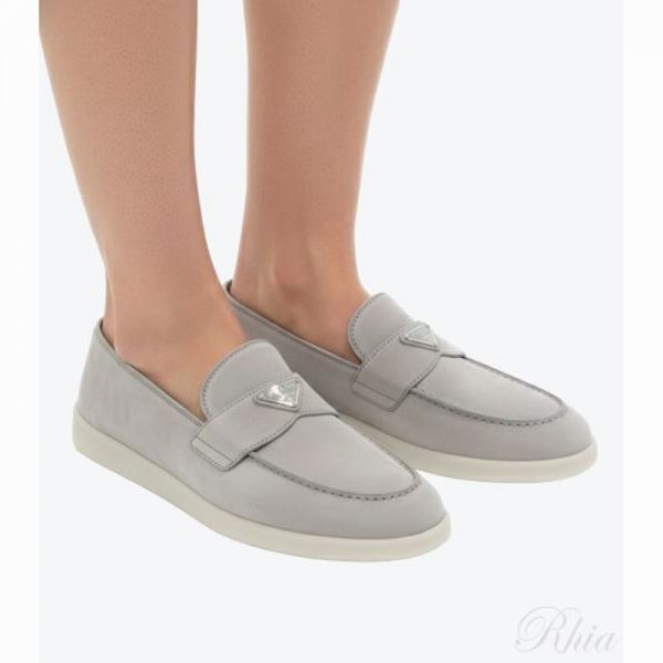 프라다 26SS 삼각로고 스웨이드 로퍼 2DG124 G001 103 F0424 - Prada