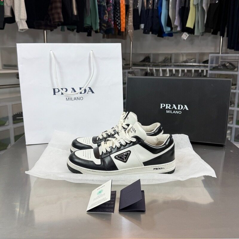 프라다 다운타운 화이트 블랙 레더 스니커즈 - Prada
