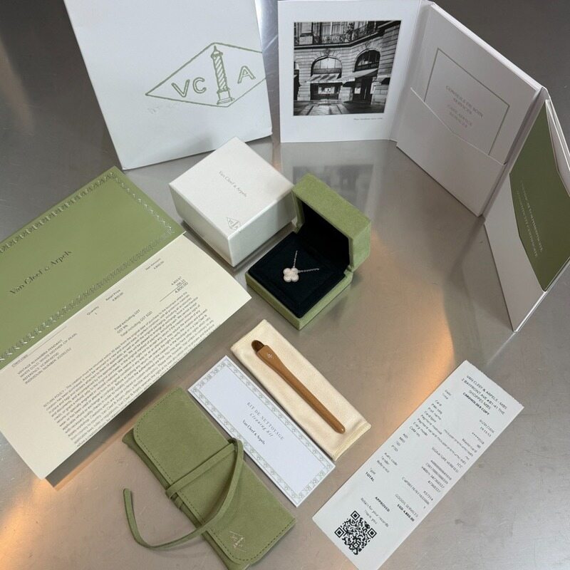 반클리프 아펠 빈티지 알함브라 마더오브펄 목걸이 - Van Cleef & Arpels