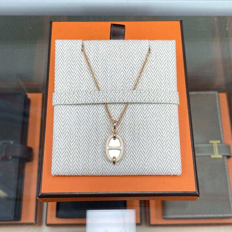 [더럭스] 에르메스 샹달 미니 마이옹 목걸이 로즈골드/크렘 H100053FO - Hermes