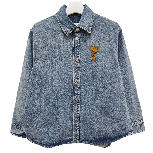 더팩토리 26SS 아미 하트 로고 블루 코튼 오버 데님 셔츠 / 유즈드 블루 (UJK897 DE0046 480) - Ami