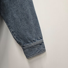 더팩토리 26SS 아미 하트 로고 블루 코튼 오버 데님 셔츠 / 유즈드 블루 (UJK897 DE0046 480) 썸네일 4