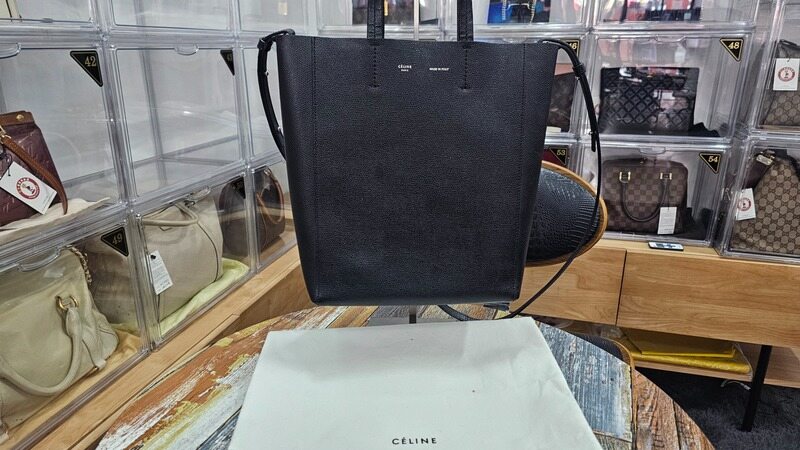 셀린느 버티컬 카바스몰 가죽 13995181 - Celine