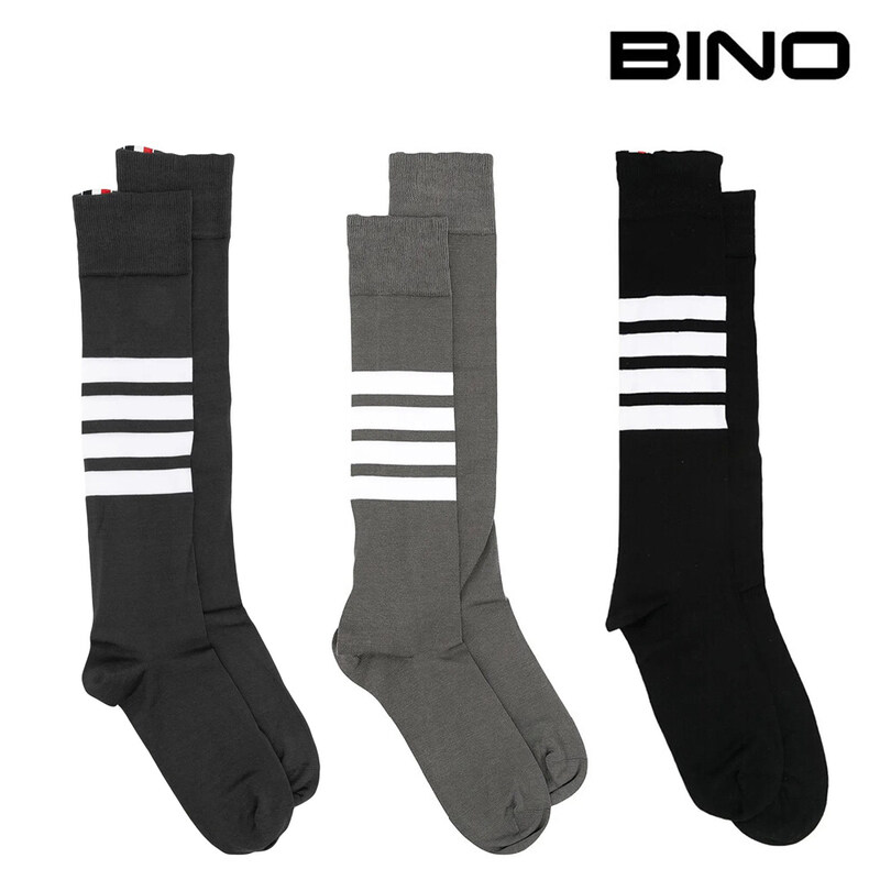 톰 브라운 여성 양말 26SS 톰브라운 4바 스트라이프 롱 삭스 FAS026B - Thom Browne
