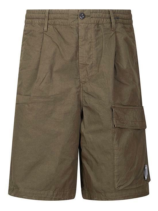 26SS 씨피 컴퍼니 스트레치 사틴 카고 렌즈 쇼츠 20CMBE127A110325G683 IVY GREEN DOM - CP company
