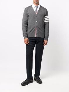 26SS 톰브라운 4바 서스테이너블 파인 메리노 울 클래식 가디건 MKC002AY1014038 MED GRAY DOM 썸네일 2