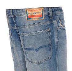 25FW 디젤 2001 D 매크로 릴렉스 핏 데님 팬츠 A115980DBEB01 WASHED BLUE DOM 썸네일 3