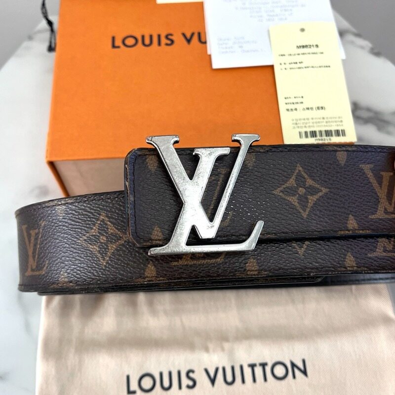 루이비통 LV 이니셜 리버서블 모노그램 벨트 M9821 - Louis Vuitton