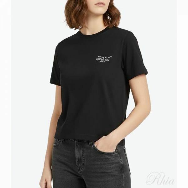 지방시 26SS 로고 스탬프 프린트 코튼 티셔츠 BW70FJP7A7 001 - Givenchy