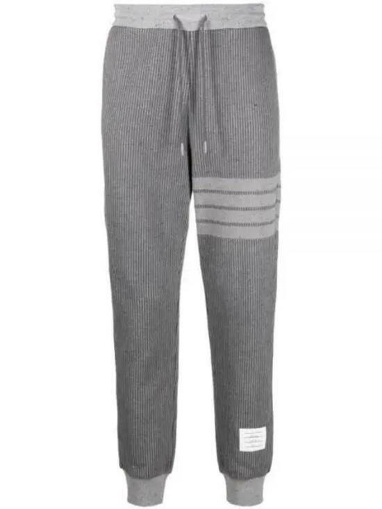25SS 톰브라운 트레이닝 조거 팬츠 MJQ199A J0142 035 MED GRAY DOM - Thom Browne