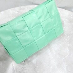 [럭스유] 보테가베네타 스몰 카세트 크로스바디백 썸네일 5