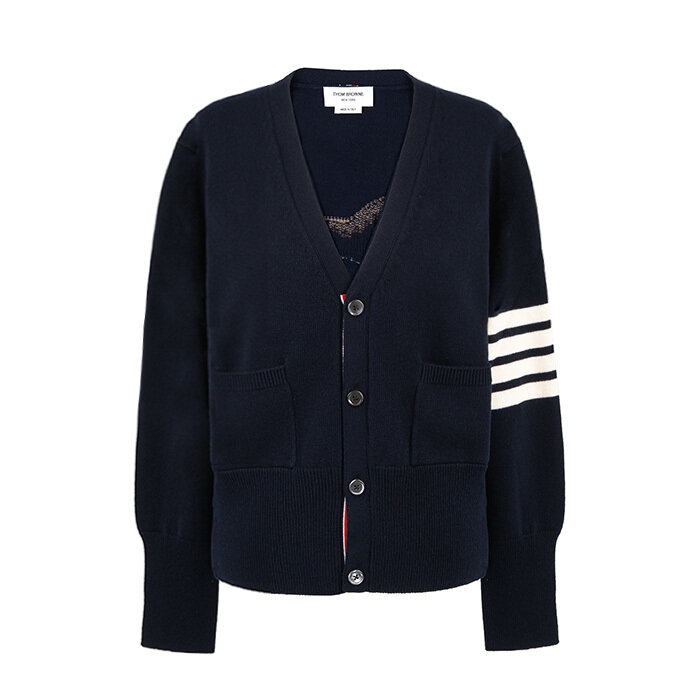 [로로모다] 톰브라운 루나 뉴 이어 홀스 남성 울 가디건 / MKC624A-Y1029-415 - Thom Browne