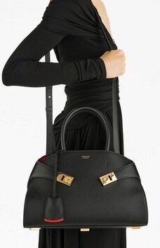 [비엔비명품관] FERRAGAMO 페라가모 여성 허그 핸드백 토트백 숄더백 썸네일 4