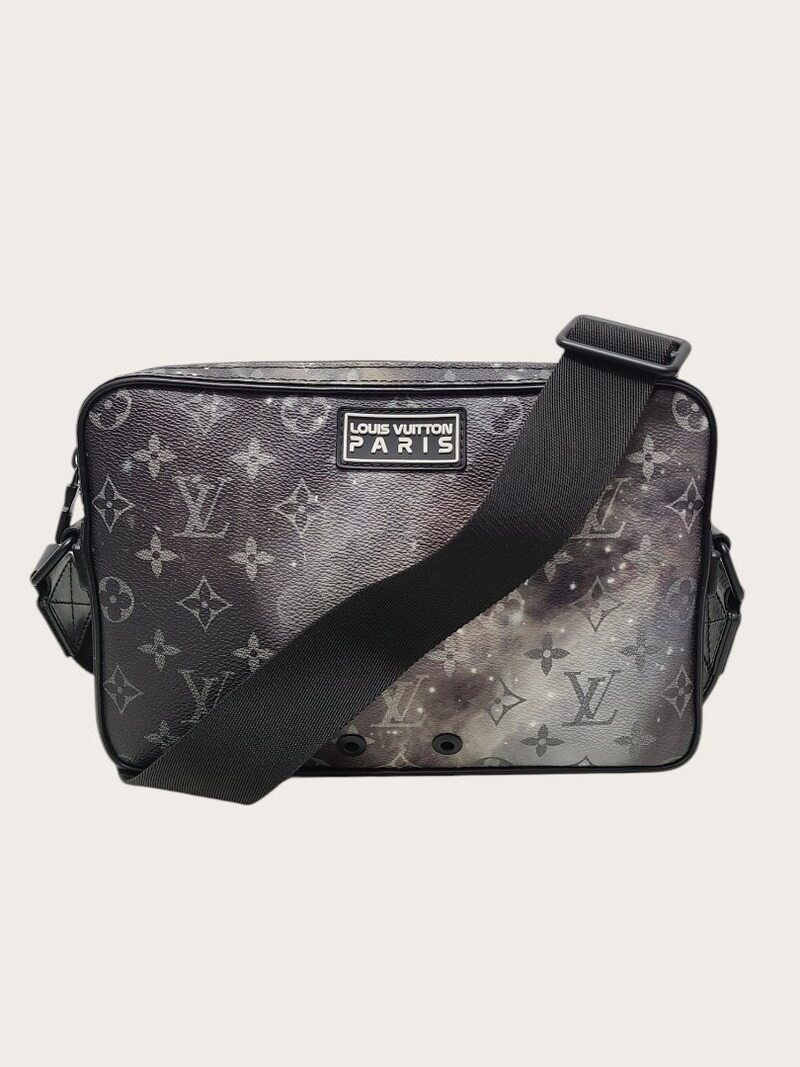 [중고명품/루이스잇] 루이비통 갤럭시 모노그램 크로스 메신저백 - Louis Vuitton