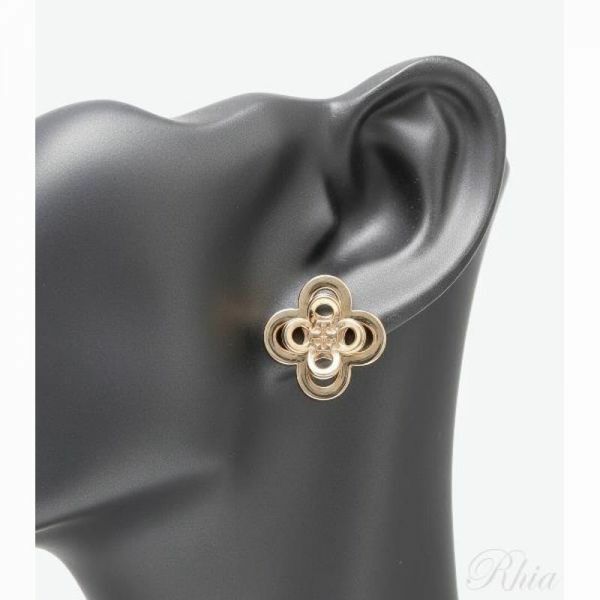 토리버치 키라 클로버 스택 스터드 토리 153719 720 슽터드 이어링 - Tory Burch