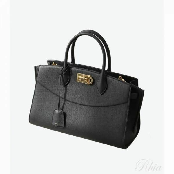 살바토레 페라가모 26SS 뉴 스튜디오 소프트 백 L 21A110 785995 - Salvatore Ferragamo