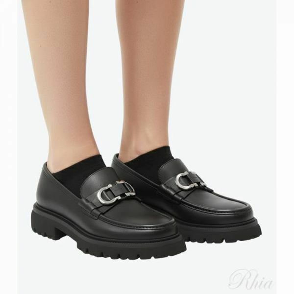 살바토레 페라가모 26SS 간치니 오너먼트 모카신 028249 773850 - Salvatore Ferragamo