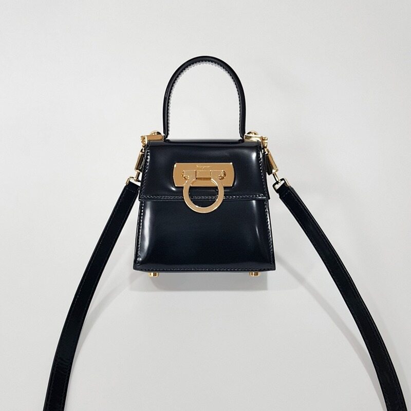 페라가모 아이코닉 탑핸들 마이크로 켈리백 - Salvatore Ferragamo