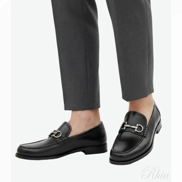 살바토레 페라가모 26SS 간치니 버클 로퍼 02A377 789569 - Salvatore Ferragamo