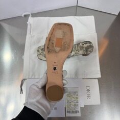 디올 디웨이 뮬 힐 플랜 드 파리 모티프 코튼 샌들 슬리퍼 썸네일 2