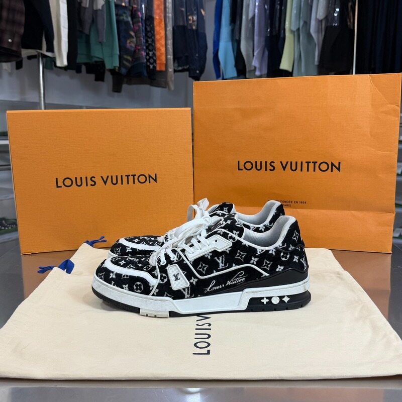루이비통 LV 트레이너 텍스타일 벨벳 모노그램 스니커즈 - Louis Vuitton