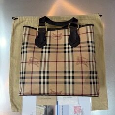 버버리 헤이마켓 체크 PVC 온슬로우 토트백 썸네일 1