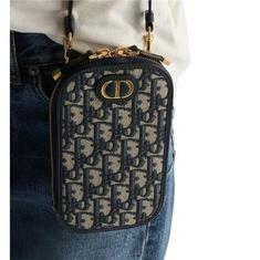 [밀라코/국내발송] 디올 30 Montaigne Callin Dior 휴대폰 홀더 S2114UTZQ_M928 썸네일 5