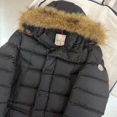 몽클레어 클루니 와펜 패치 패딩 썸네일 2