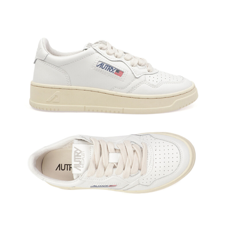 26SS 여성 메달리스트 로우탑 스니커즈 화이트 AULW LL15 - Autry