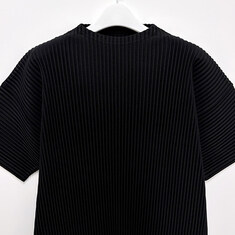 논현 더팩토리 26SS 옴므 플리세 이세이 미야케 MC 마치 하이넥 반팔티 / 블랙 (HP66JK033 15) 썸네일 2