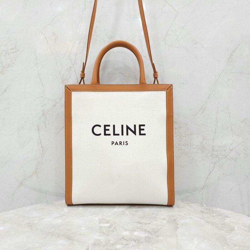 [럭스유] 셀린느 스몰 버티컬 카바스 캔버스 내추럴 탄 192082BNZ - Celine