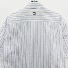 논현 더팩토리 26SS 우영미 스트라이프 시어서커 반팔 셔츠 / 블루 (W261SH32 837L) 썸네일 5