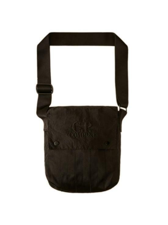26SS 씨피 컴퍼니 크로스백 20CMAC154A 110188M 999 BLACK DOM - CP company