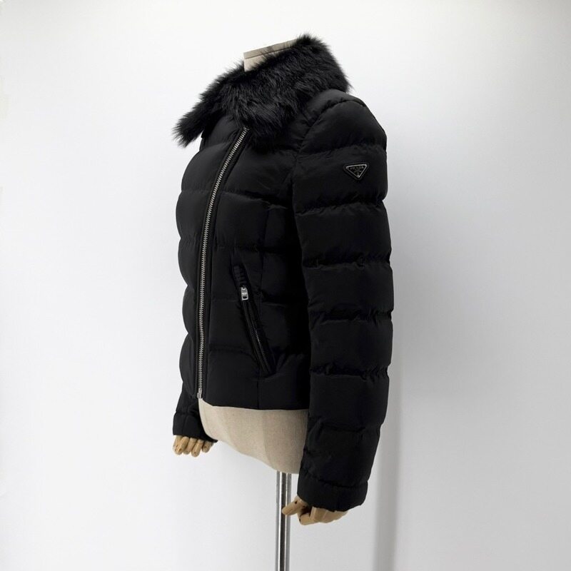 프라다 리나일론 삼각로고 여성 숏 패딩 점퍼 - Prada