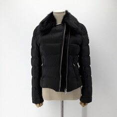 프라다 리나일론 삼각로고 여성 숏 패딩 점퍼 썸네일 2