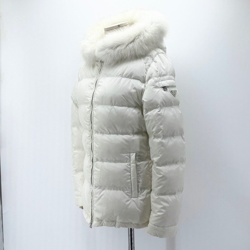 [백화점구매] 프라다 리나일론 삼각로고 폭스퍼 여성 패딩 점퍼 - Prada