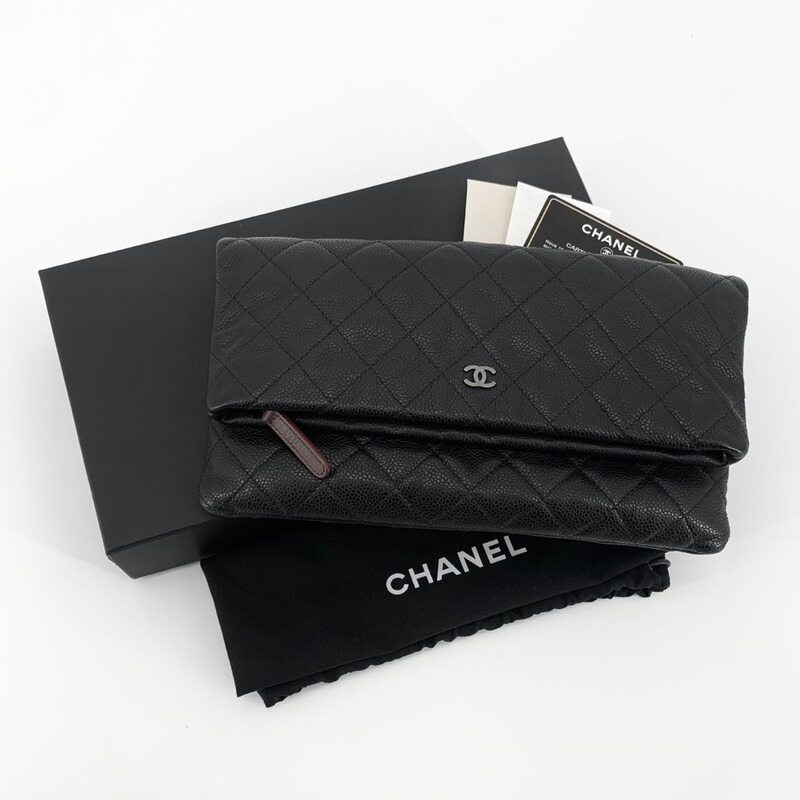 샤넬 캐비어 은장 폴딩 클러치 - Chanel